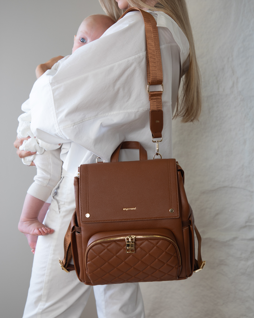 What to Pack in a Diaper Bag: The Ultimate Checklist